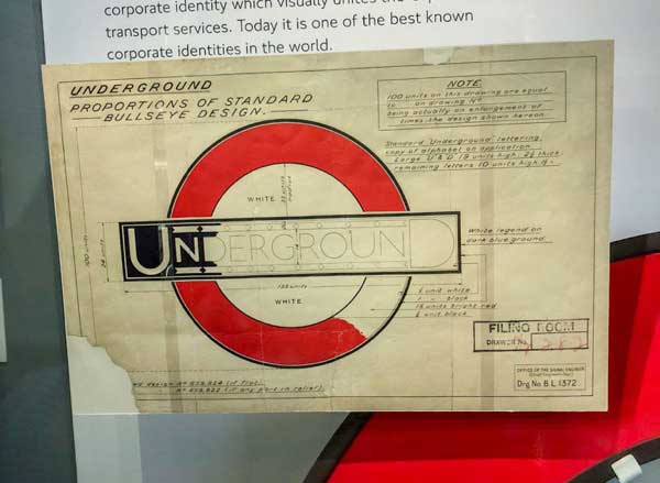roundel_transport_museum2.jpg Roundel transport museum2