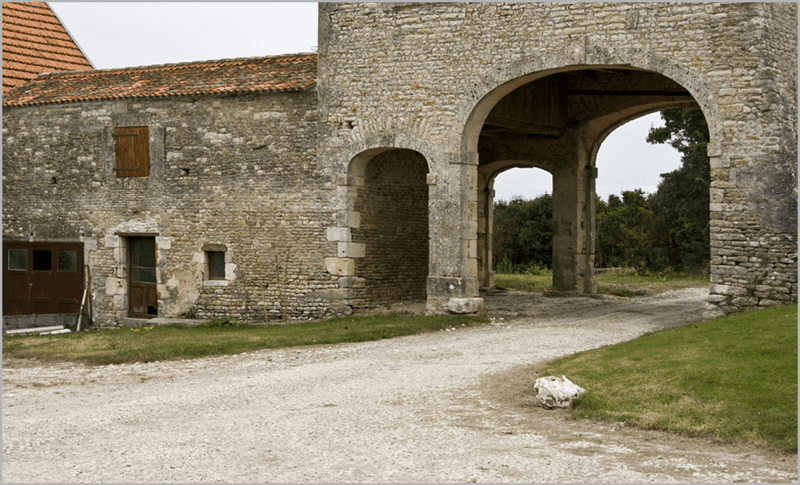 Figure 17. A farmyard with an empty space in front of it